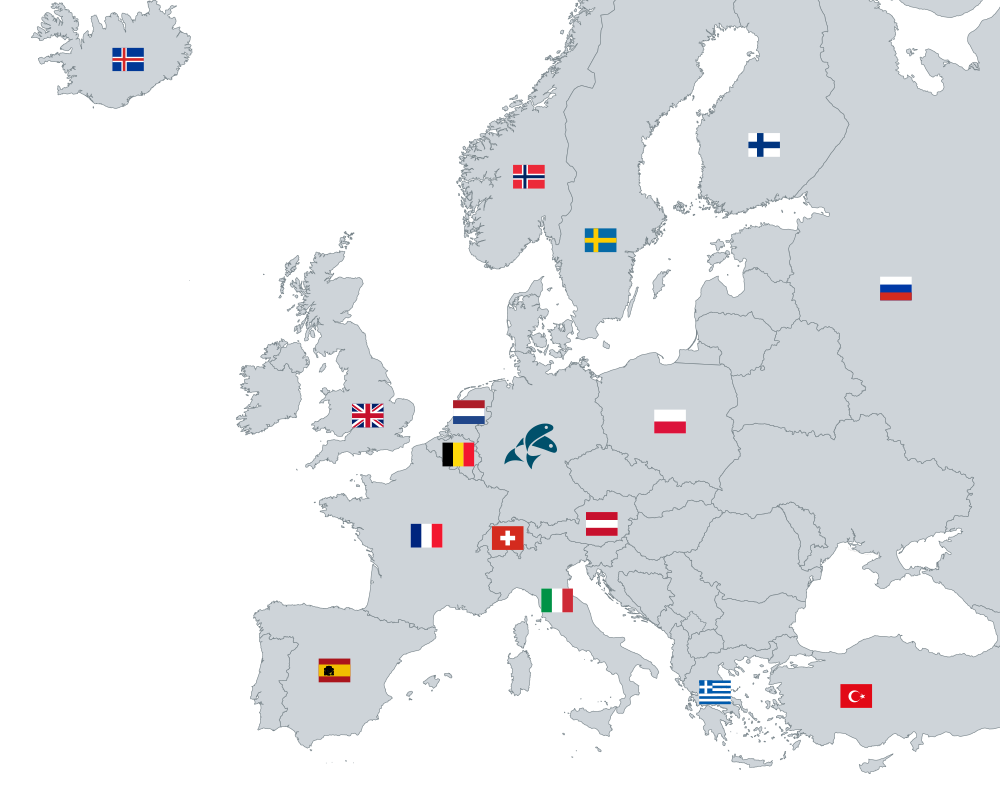 Karte von Europa mit den entsprechenden Länder Flaggen